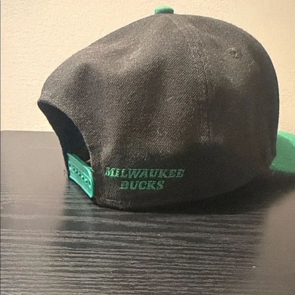 Vintage Milwaukee Bucks New Era 9Fifty SnapBack - Picture 5 of 9